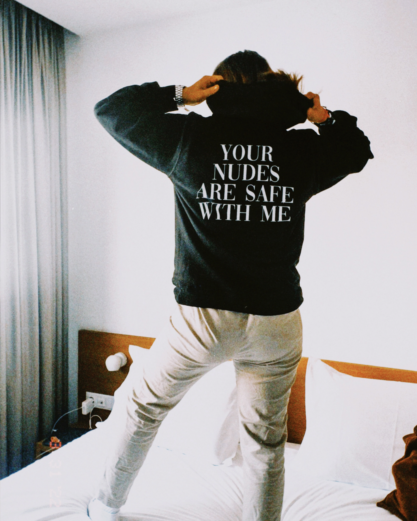 HOODIE PRETA NUDES