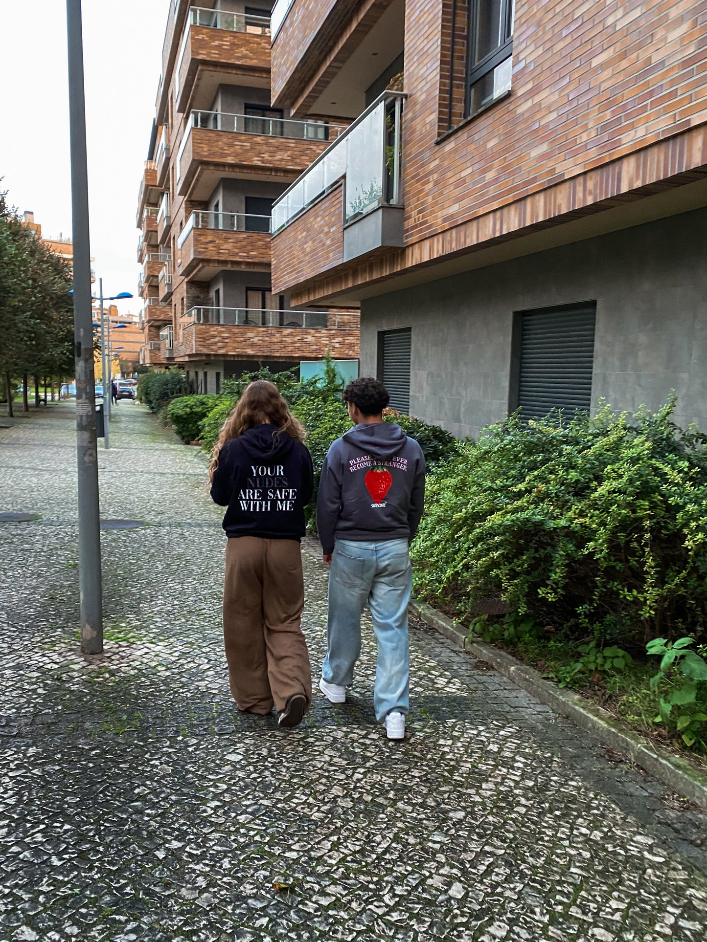 HOODIE CINZA OVERSIZE STRANGER