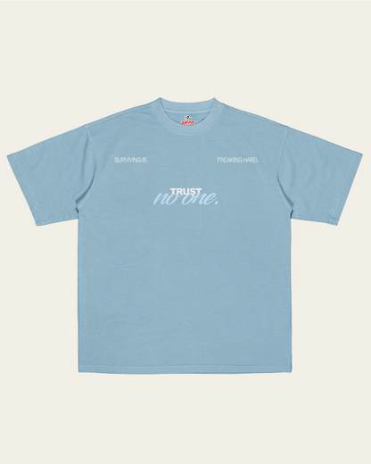 T-SHIRT AZUL OVERSIZED TRUST NO ONE
