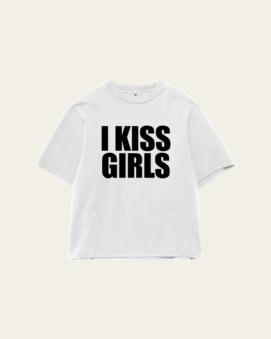 T-SHIRT BRANCA CROPPED I KISS GIRLS