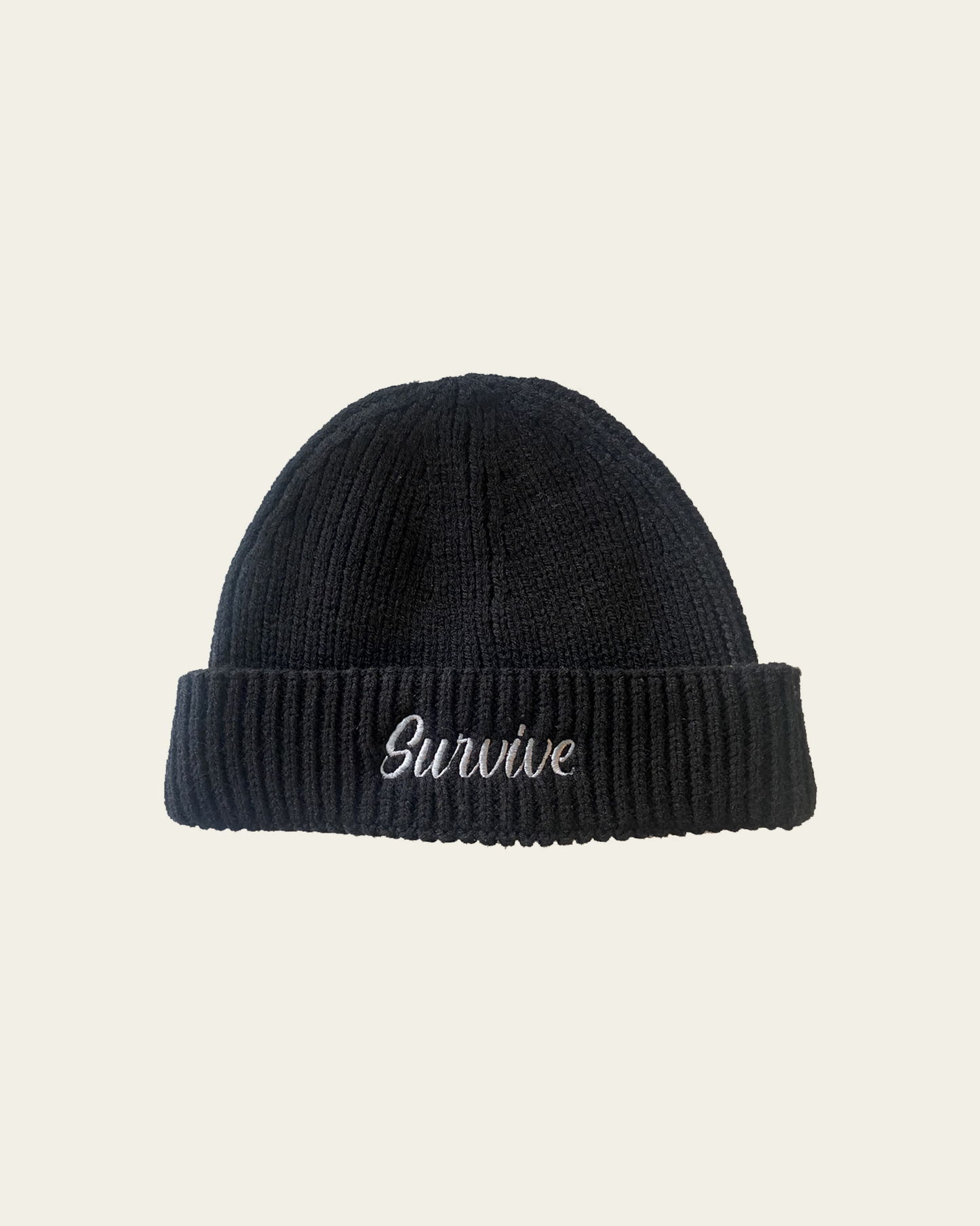 GORRO PRETO COM BORDADO