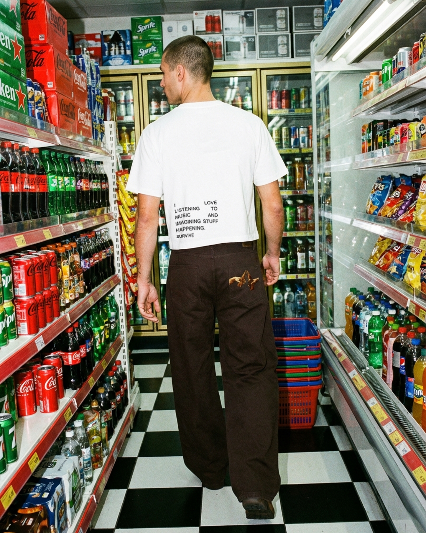 T-SHIRT BRANCA OVERSIZED CROPPED MUSIC DOESN'T BREAK MY HEART